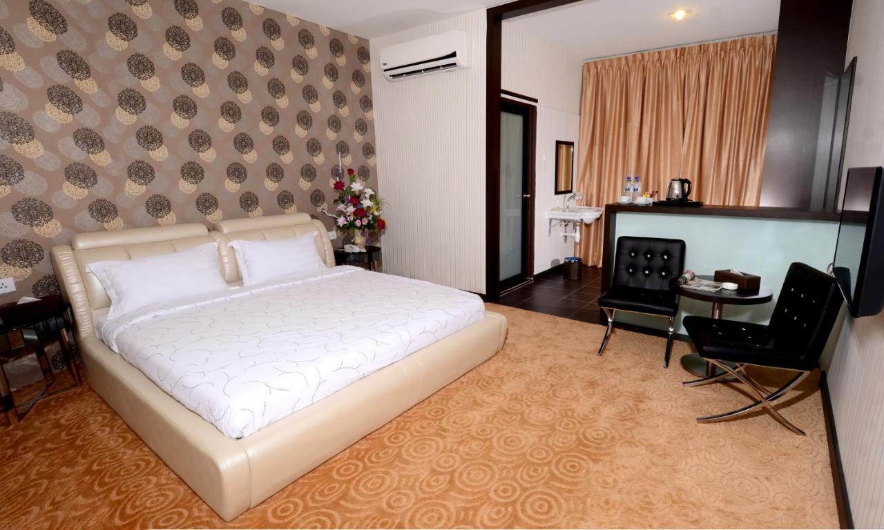 Hotel Tebrau Ct Johor Bahru Extérieur photo