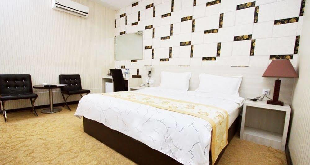 Hotel Tebrau Ct Johor Bahru Extérieur photo