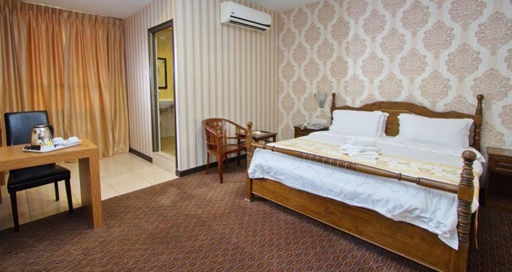 Hotel Tebrau Ct Johor Bahru Extérieur photo